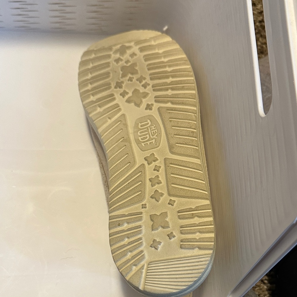Hey Dude Beige Moccasins - Picture 9 of 14